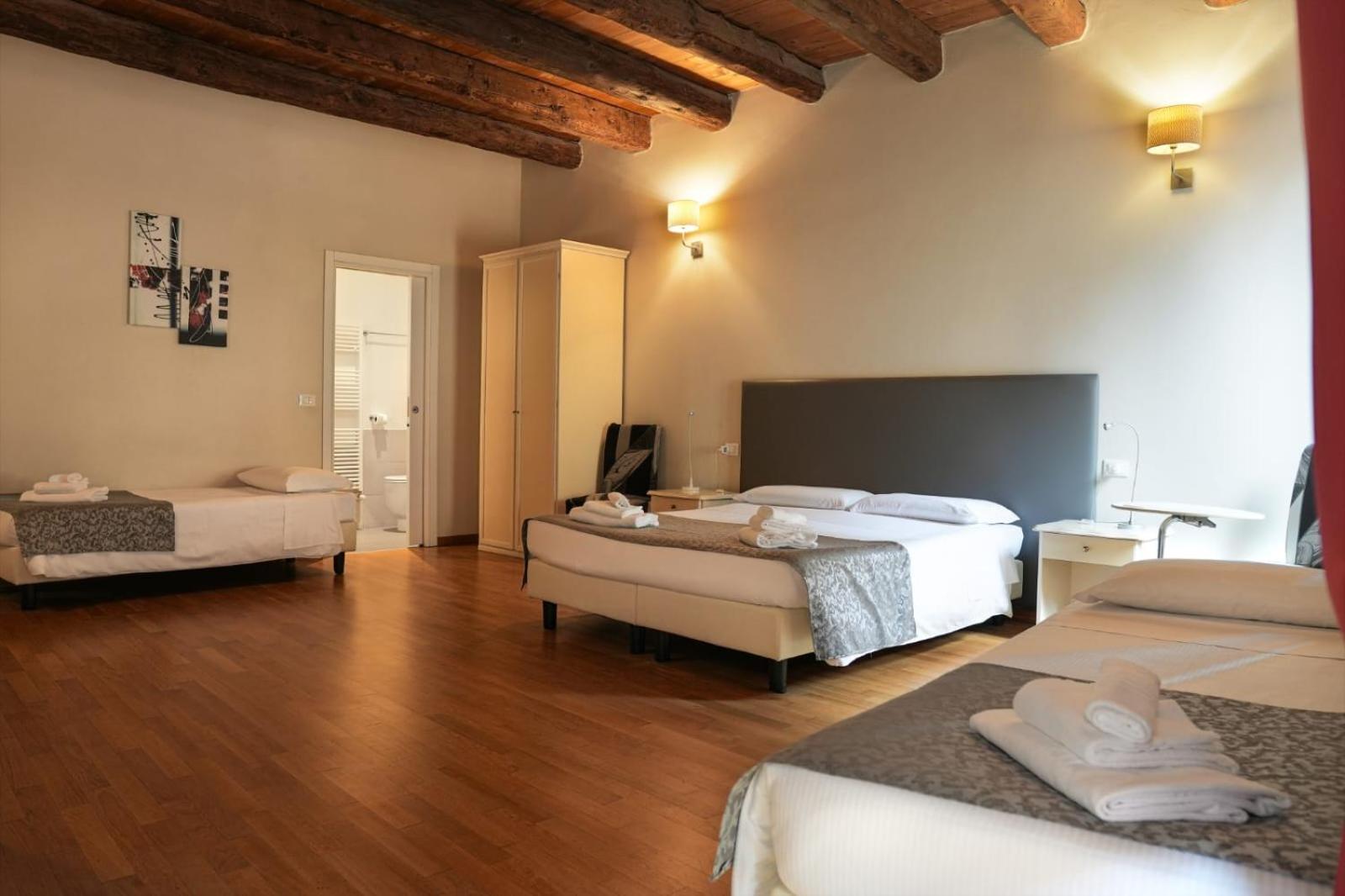 Honey Rooms Ferrara Exterior photo