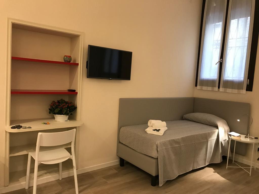 Honey Rooms Ferrara Exterior photo